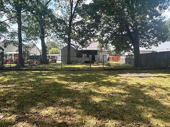 5th image of 1614 Prater Rd
