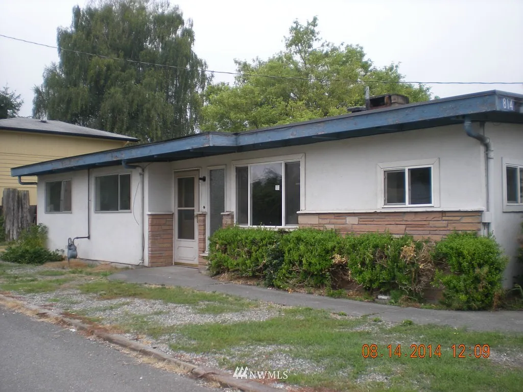 814 Cul De Sac photo 1