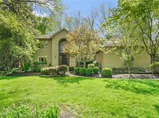 8448 Timber Trl, Brecksville, OH 44141