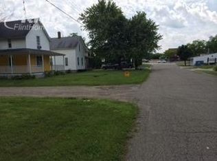 126 Pleasantview Dr, Grand Blanc, MI 48439