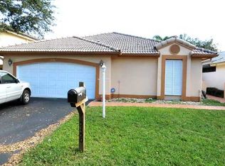 15150 Durham Ln, Davie, FL 33331