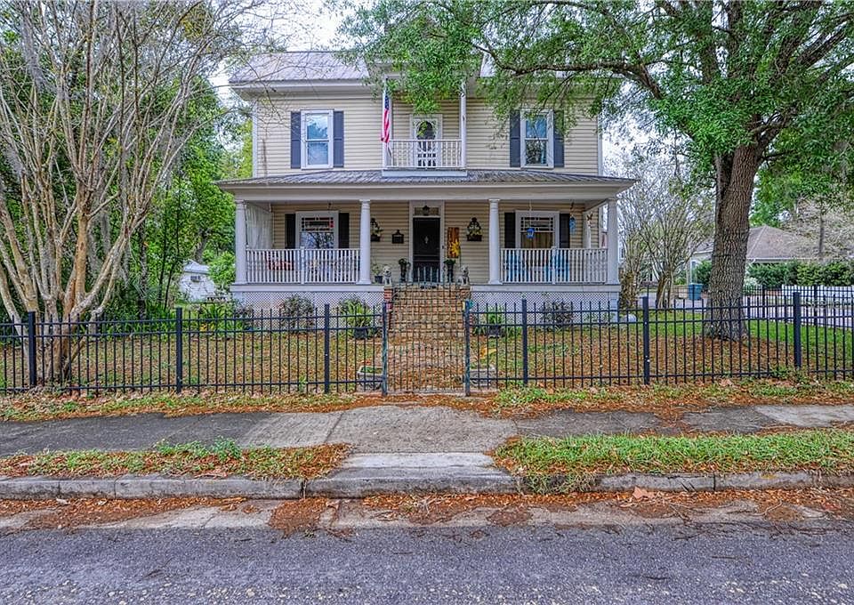 1st image of 519 SE Tuscawilla Ave