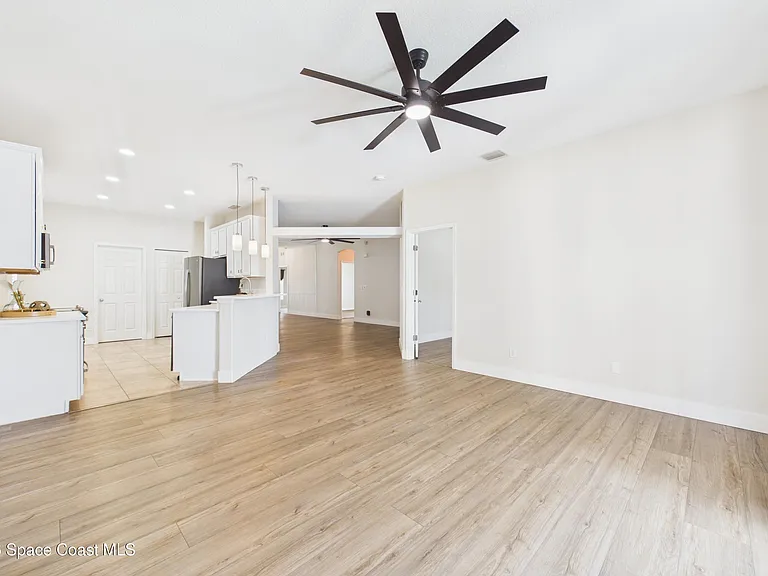 6106 Indigo Crossing Dr — Photo 13