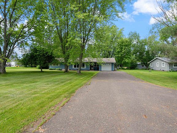 3rd image of 908 Lakeshore Dr
