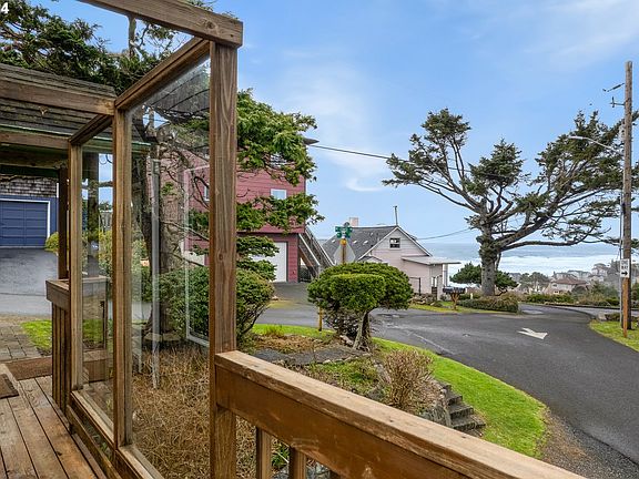 4th image of 3640 SW Coast Ave