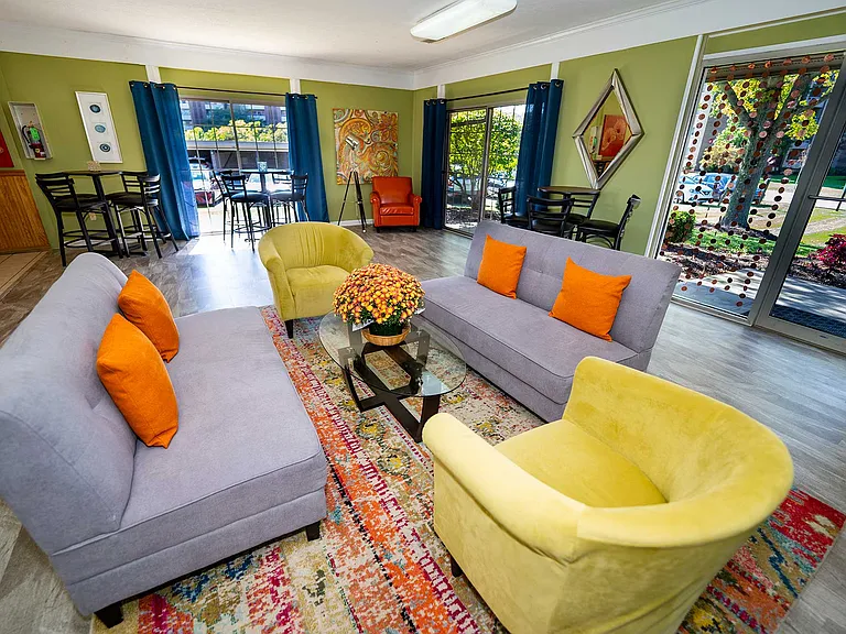 Laurel Village Apartments — Photo 15