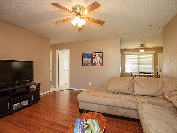 Alternate view of Family Room reveals hallway to bedrooms.