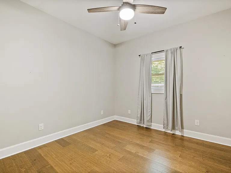 6121 Red Bud Ln — Photo 21