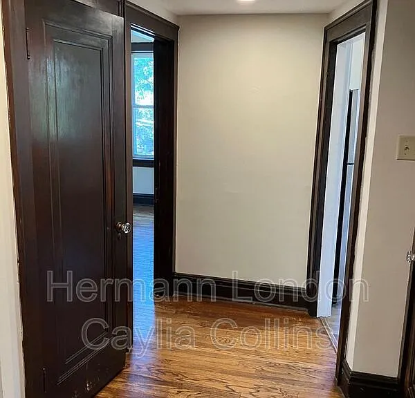 4427 S Grand Blvd #2F — Photo 3
