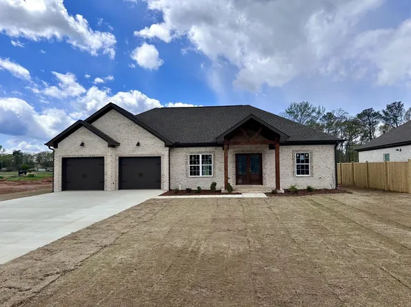 1208 Glendora Ave, Tuscumbia, AL 35674
