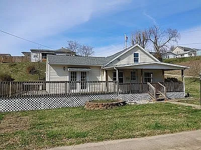 309 Poplar St photo 1