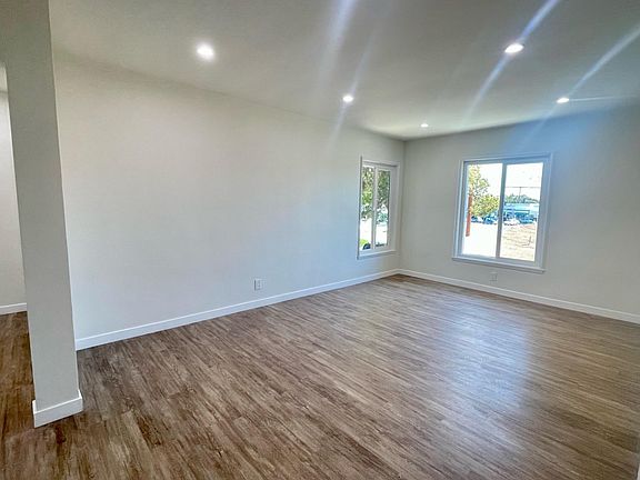 4th image of 1416 N Edison Blvd #A