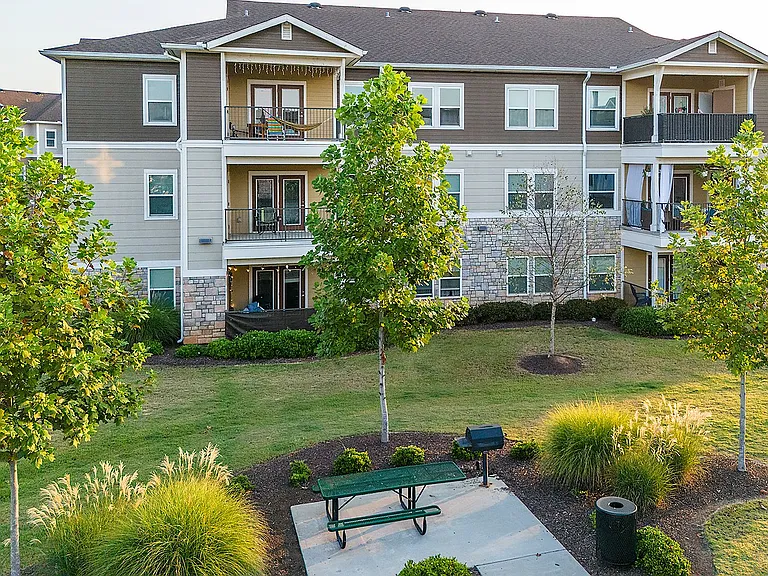 POINTE AT GREENVILLE APARTMENTS — Photo 37
