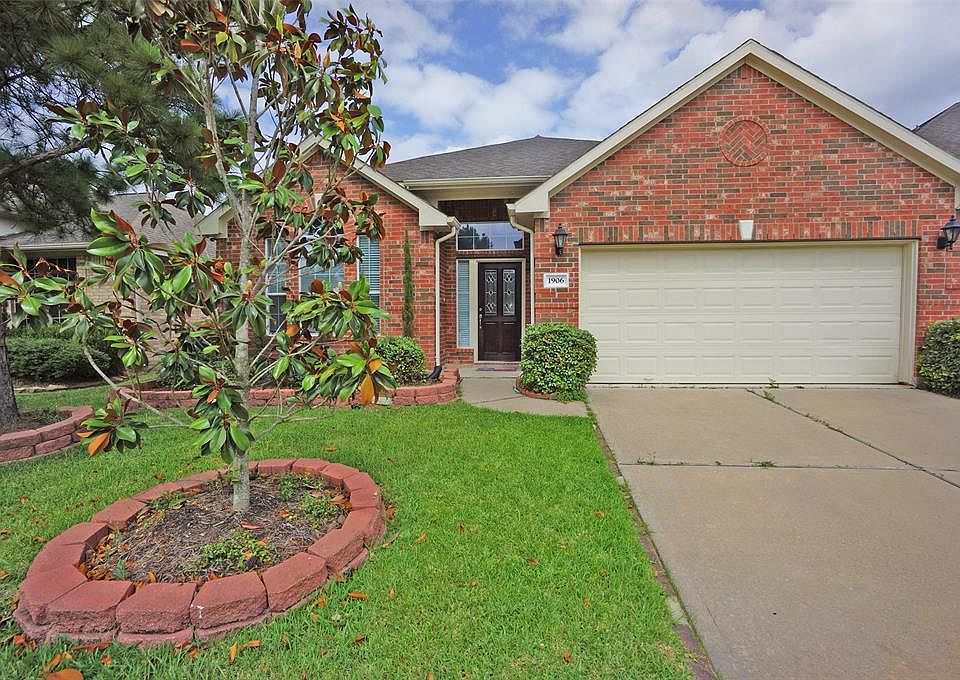 1st image of 1906 Lenora Ct