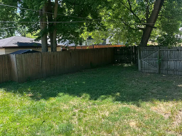 501 S May St — Photo 8
