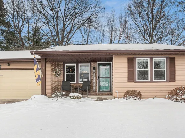 1927 E Farnsworth Dr, South Bend, IN 46614