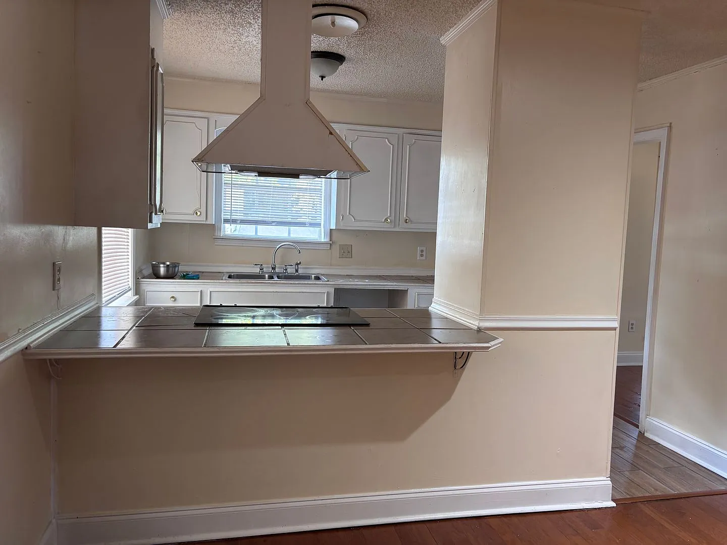 1203 Greenbriar St. - Jackson Ms. 39211 — Photo 4