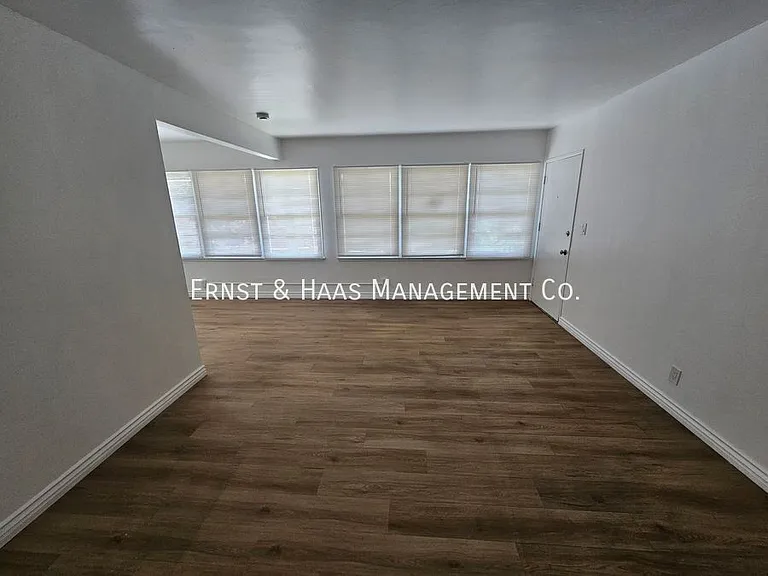 436 W 4th St #6 — Photo 4
