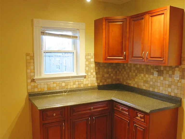 47 Paulina St #2 — Photo 7