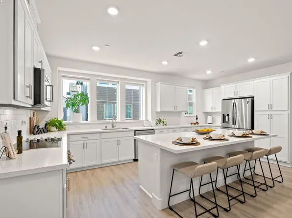 853 Heaven Ct, Hayward, CA 94544