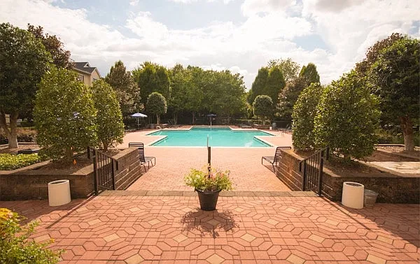 Waterford Square Apartments
