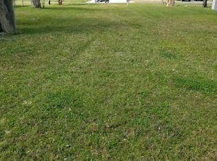 65 Carefree Dr, Welaka, FL 32193