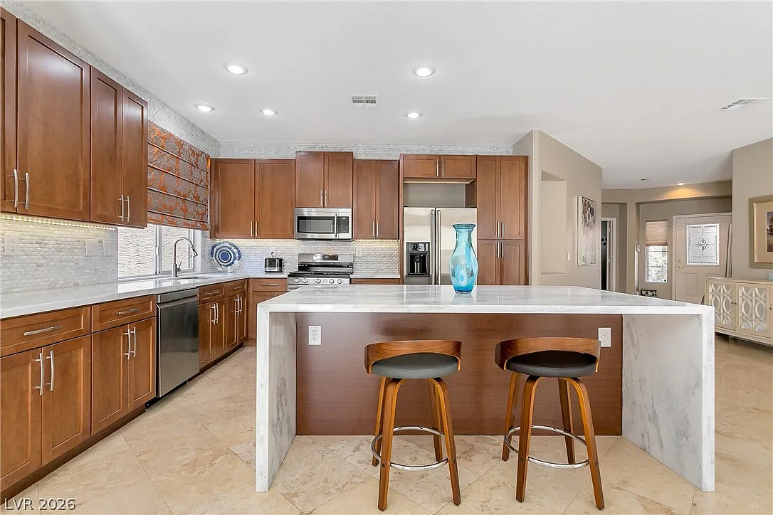 3 bed, 2.0 bath, 1751 sqft, $3,250 — Photo 3