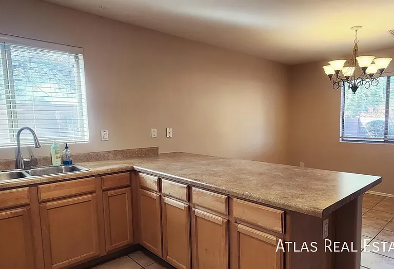 8634 W Cordes Rd — Photo 7