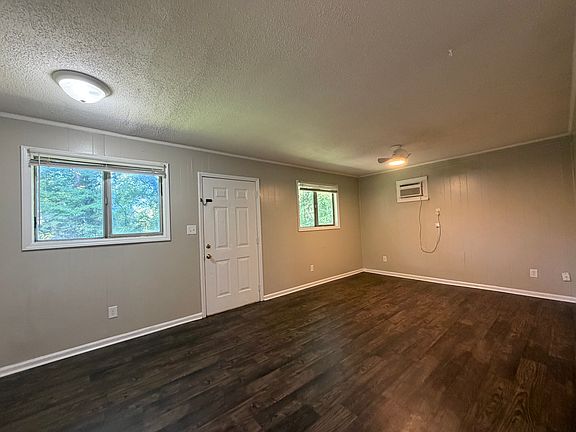 4th image of 1440 Rolling Rd #1440