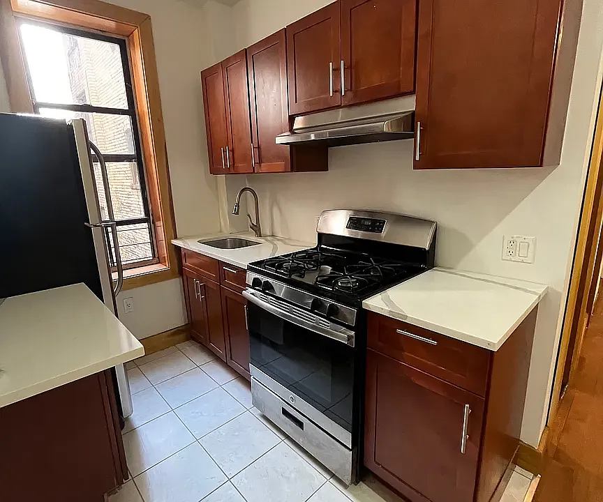 67 Saint Pauls Pl #4