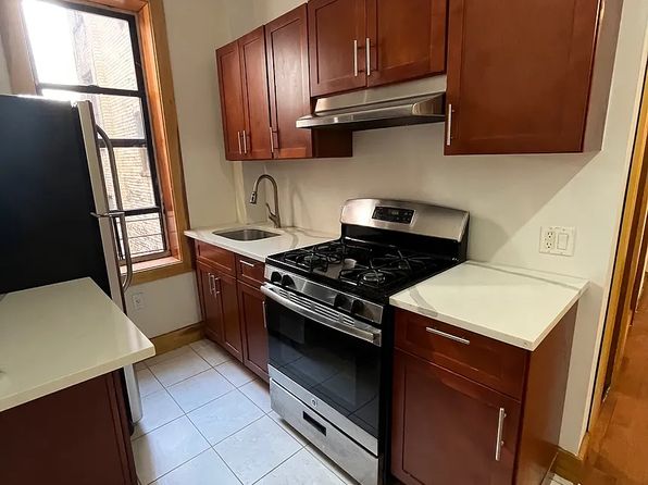67 Saint Pauls Pl #4