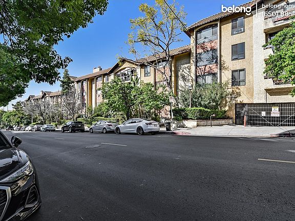 3rd image of 1735 N Fuller Ave APT 221