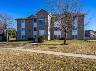 174 Elm Ridge Dr, North Liberty, IA 52317