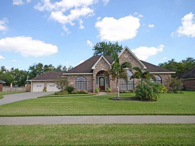 619 Walnut St, Lake Jackson, TX, 77566