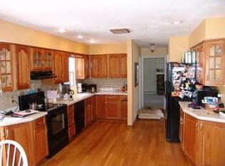 9 Terrace Ct, Ballston Lake, NY 12019