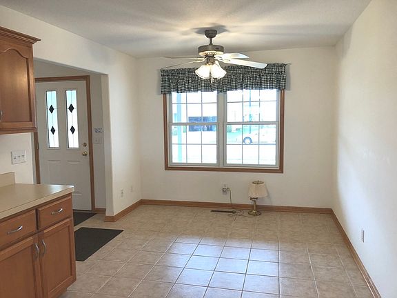 4th image of 320 Center Point Dr N