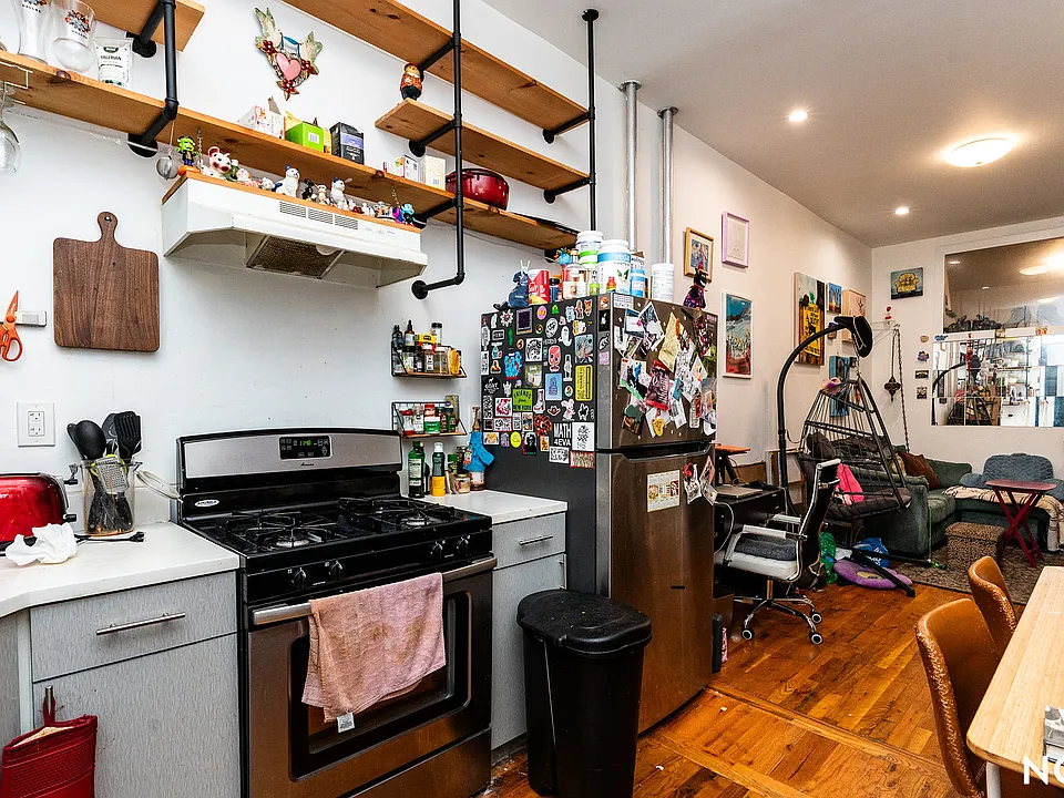 195 Irving Ave #1B