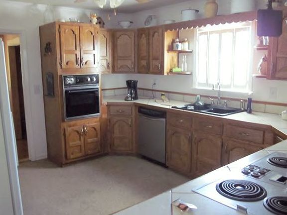 3rd image of 1349 Wellman Dr SE