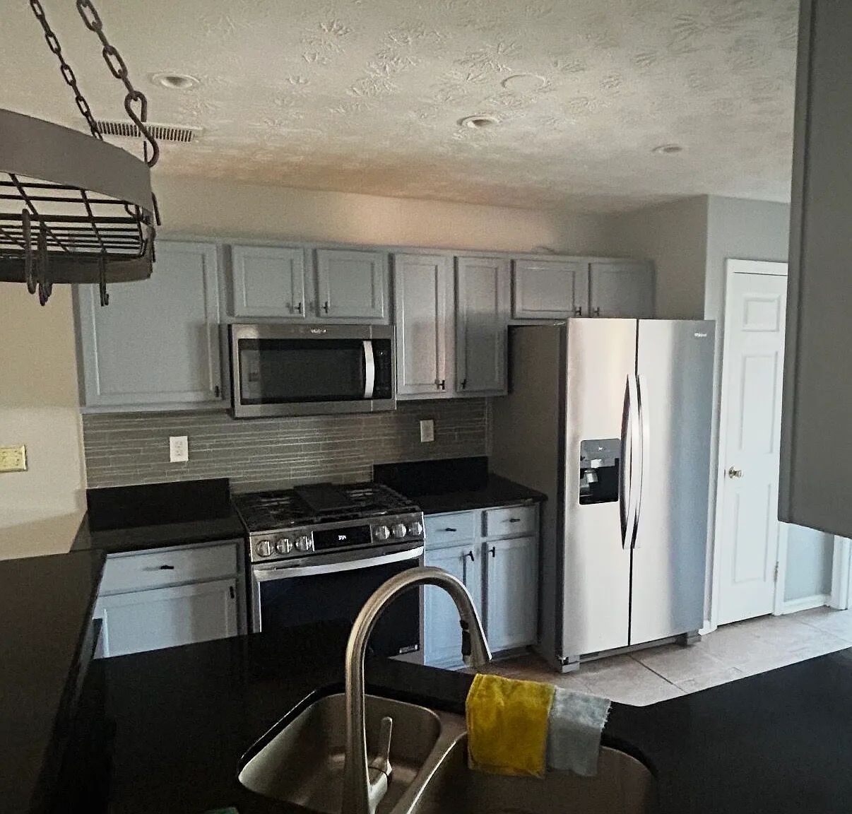 6 bed, 3.0 bath, 5874 sqft, $3,100 — Photo 3