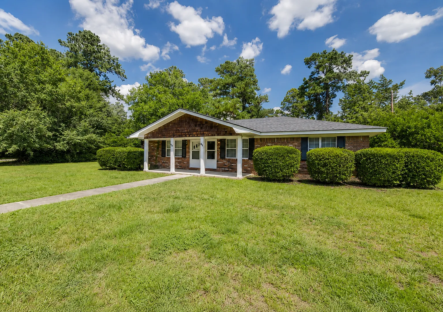Newly Renovated 2BR/1BA Duplex in Springfield, GA! — Photo 2