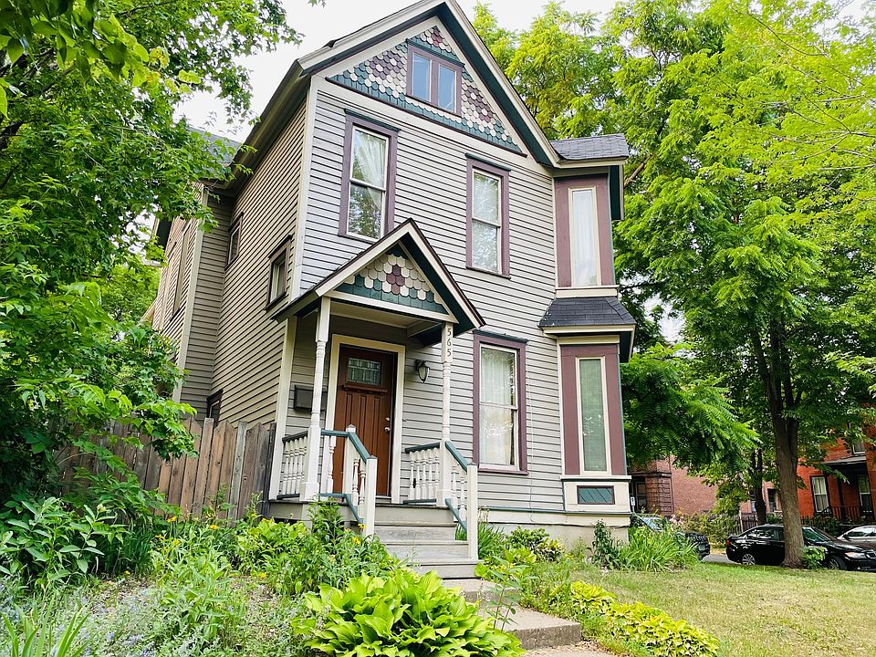 Beautiful duplex with a historic exterior and modern amenities. Newly repainted and new roof within steps of great restaurants, a grocery store, and all of the essential ingredients of a thriving neighborhood.