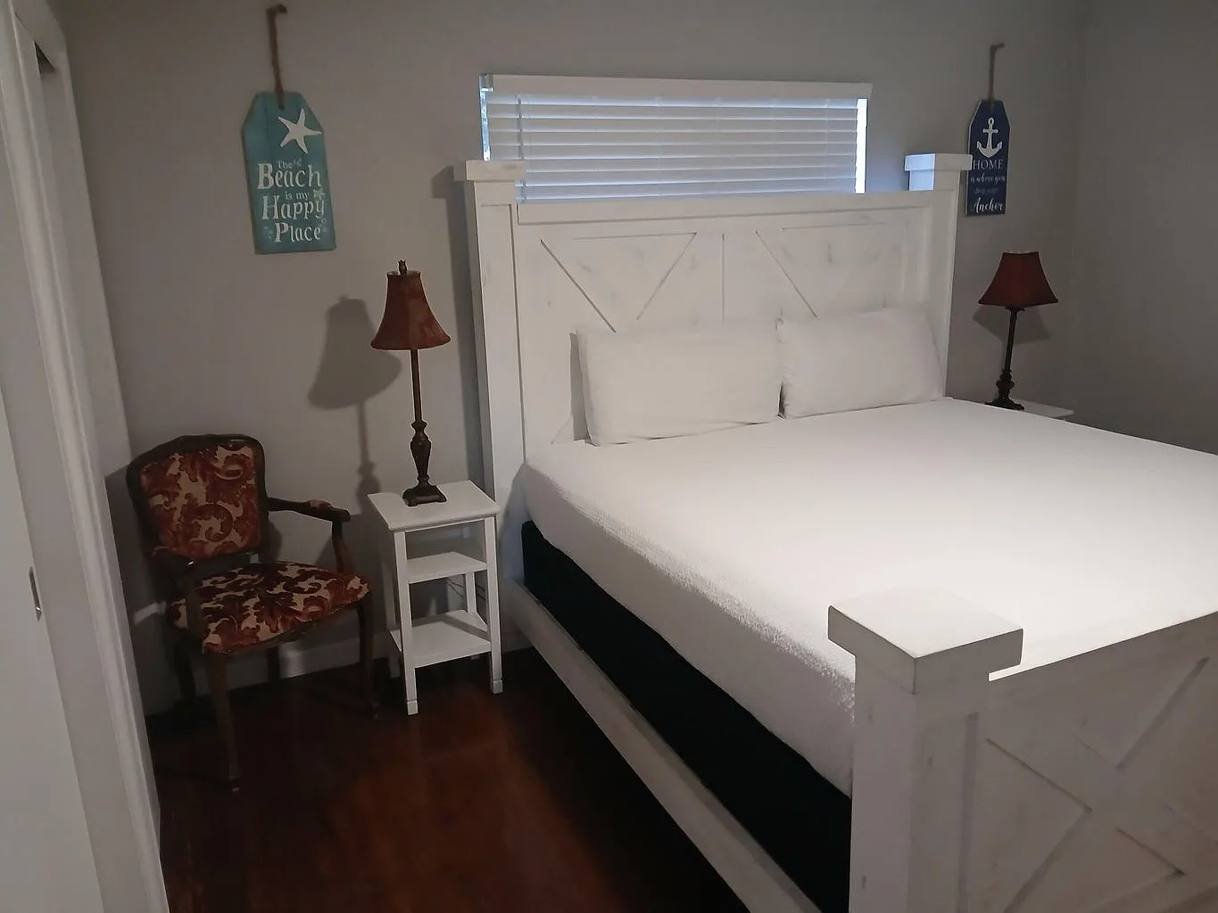 3 bed, 1296 sqft, $2,200 — Photo 4