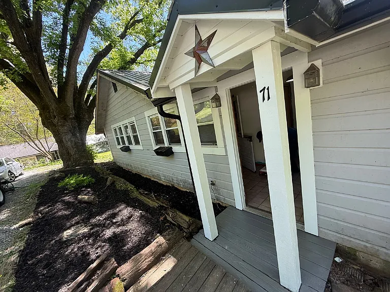 71 Emily Dr — Photo 3