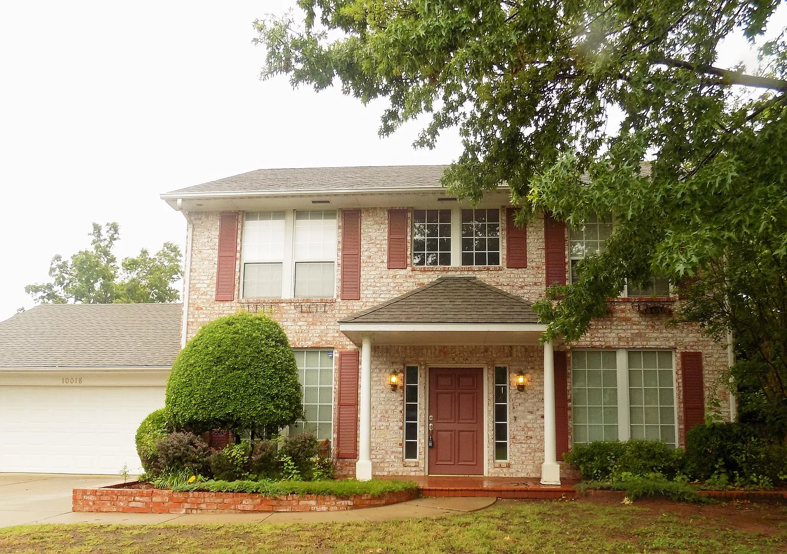 Available Now - $200 Off First Month! Spacious 2,779 Sq Ft Home With Fireplace & Huge Backyard — Photo 1