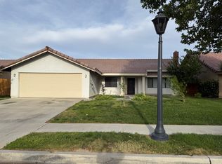 1212 Mountain View Dr, Ridgecrest, CA 93555