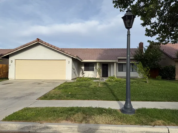 1212 Mountain View Dr, Ridgecrest, CA 93555