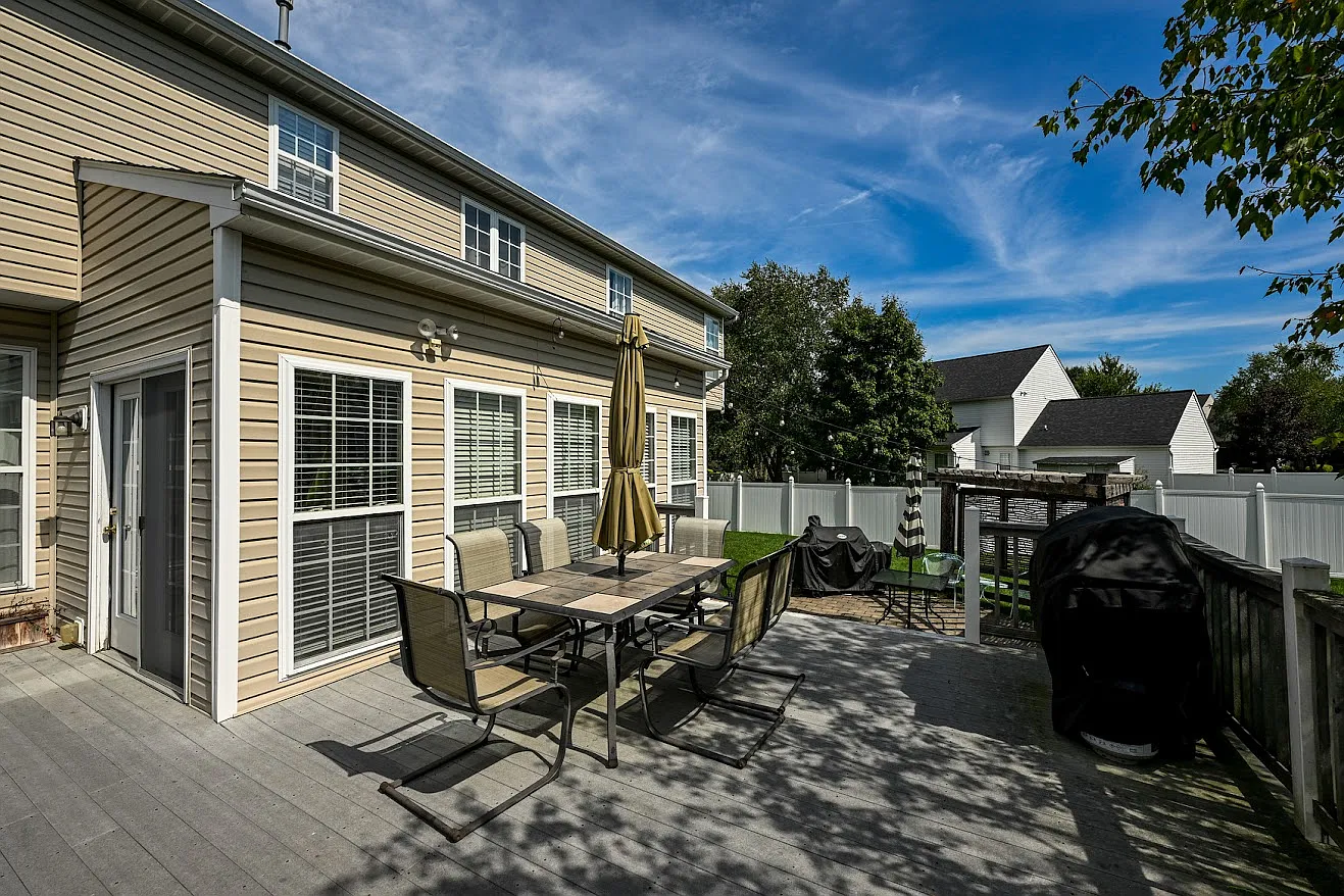 4 bed, 3178 sqft, $3,500 — Photo 3