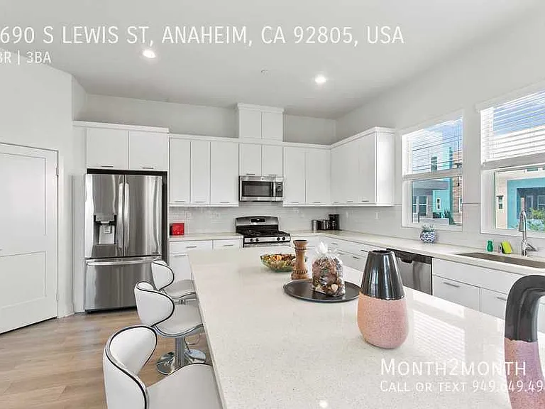 1690 S Lewis St #USA — Photo 10