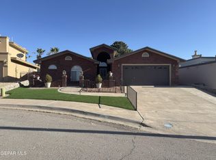 6920 Crown Ridge Dr, El Paso, TX 79912