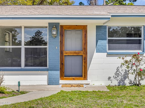 2nd image of 546 Cambridge Cir